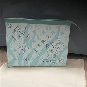 Louis Vuitton pochette